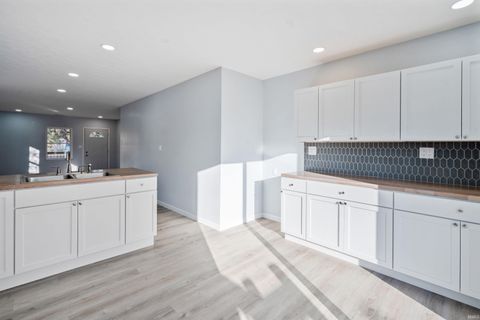 Tiny photo for 2410 N Apperson Way, Kokomo, IN 46901 (MLS # 202542348)