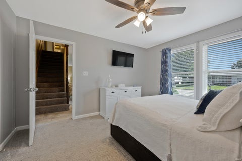 Tiny photo for 1129 Lohoff Avenue, Evansville, IN 47710 (MLS # 202635112)