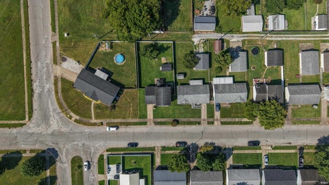 Tiny photo for 1129 Lohoff Avenue, Evansville, IN 47710 (MLS # 202635112)
