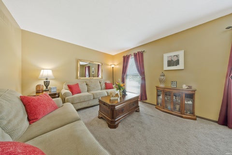 Tiny photo for 1129 Lohoff Avenue, Evansville, IN 47710 (MLS # 202635112)