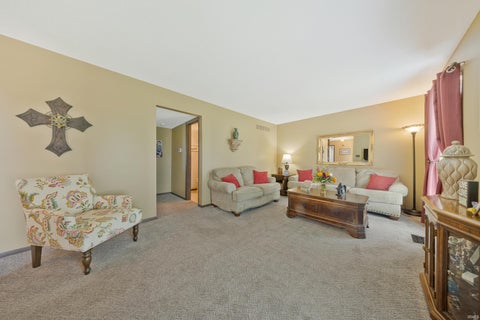 Tiny photo for 1129 Lohoff Avenue, Evansville, IN 47710 (MLS # 202635112)