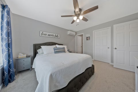 Tiny photo for 1129 Lohoff Avenue, Evansville, IN 47710 (MLS # 202635112)