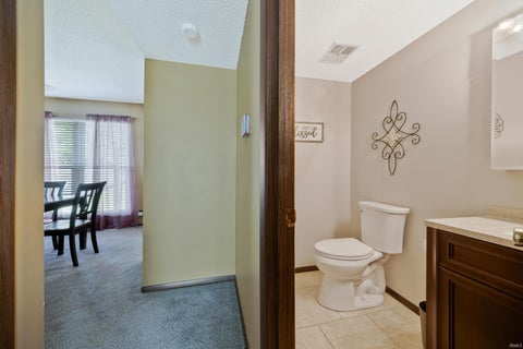 Tiny photo for 1129 Lohoff Avenue, Evansville, IN 47710 (MLS # 202635112)