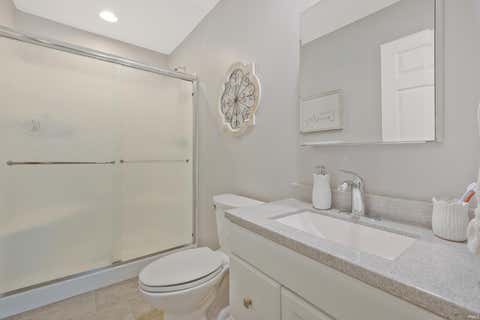Tiny photo for 1129 Lohoff Avenue, Evansville, IN 47710 (MLS # 202635112)