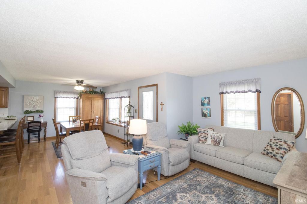 Photo of 6109 HOGUE Road, Evansville, IN 47712 (MLS # 202611094)