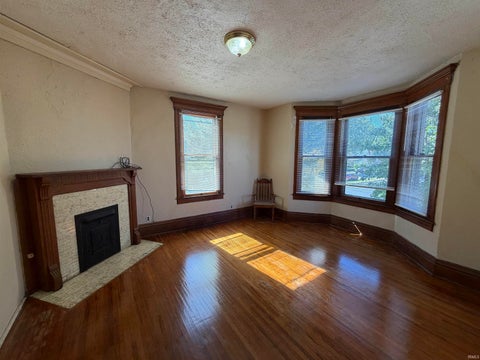 Tiny photo for 424 10th Street, Logansport, IN 46947 (MLS # 202641799)