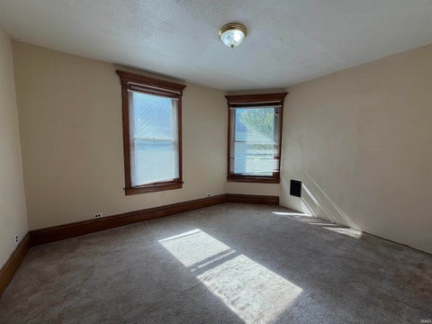 Tiny photo for 424 10th Street, Logansport, IN 46947 (MLS # 202641799)