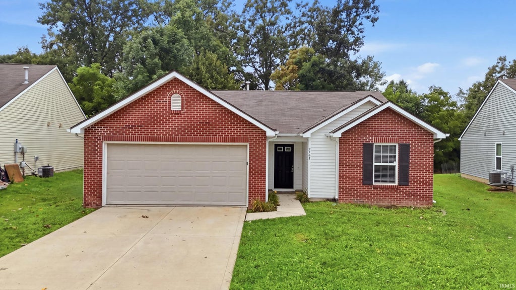 Photo of 2703 Painted Desert Run, Fort Wayne, IN 46808 (MLS # 202635265)