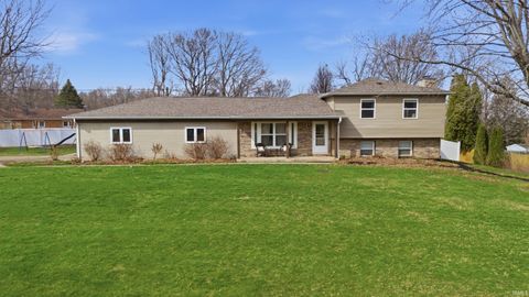 Photo of 7650 Summit Lane, Lafayette, IN 47905 (MLS # 202609494)