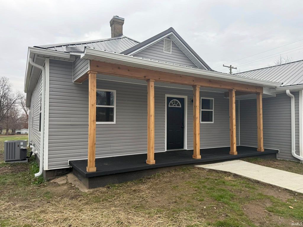 Photo of 825 S Illinois Street, Bicknell, IN 47512 (MLS # 202548084)