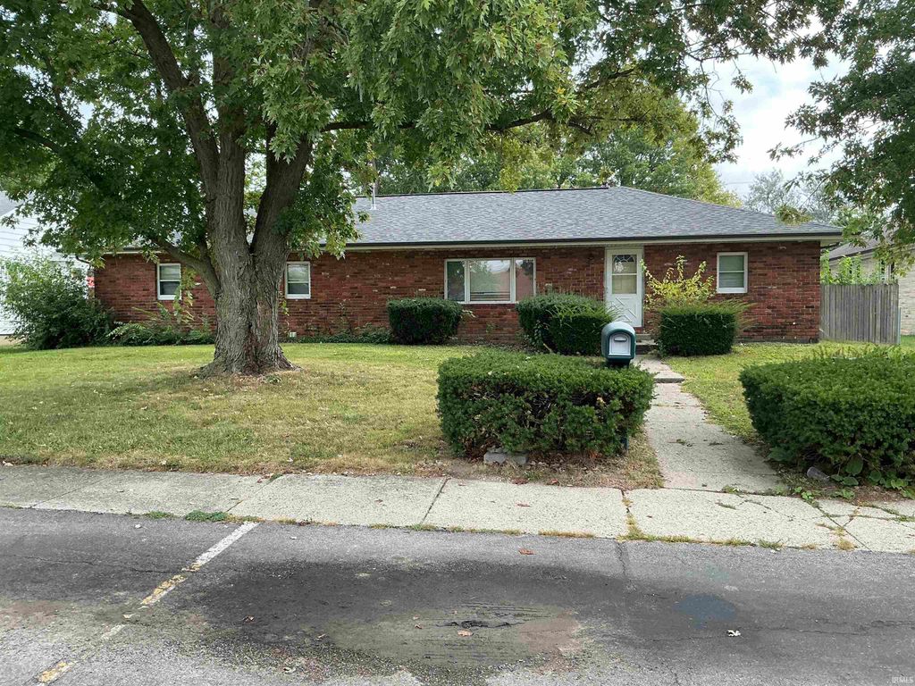 Photo of 2500 N Oakwood Avenue, Muncie, IN 47304 (MLS # 202600132)