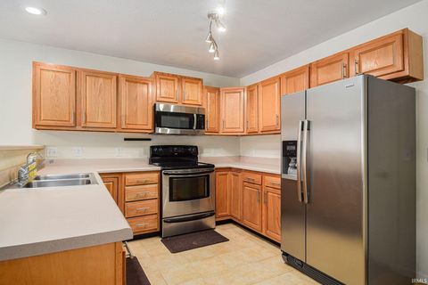 Tiny photo for 80 Cherry Street, Warsaw, IN 46582 (MLS # 202604353)