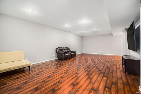 Tiny photo for 80 Cherry Street, Warsaw, IN 46582 (MLS # 202604353)