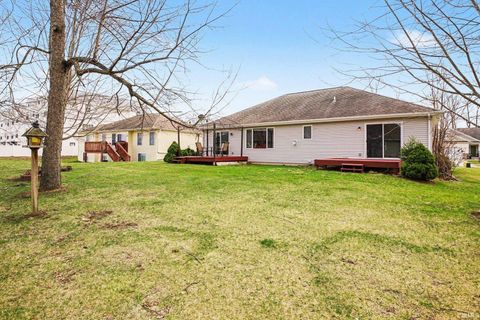 Tiny photo for 80 Cherry Street, Warsaw, IN 46582 (MLS # 202604353)