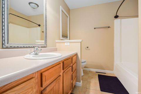 Tiny photo for 80 Cherry Street, Warsaw, IN 46582 (MLS # 202604353)