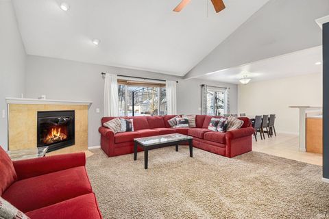 Tiny photo for 80 Cherry Street, Warsaw, IN 46582 (MLS # 202604353)