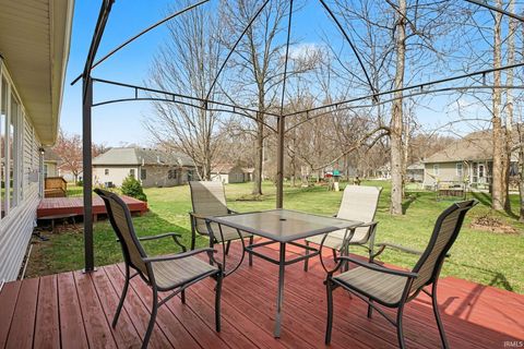 Tiny photo for 80 Cherry Street, Warsaw, IN 46582 (MLS # 202604353)