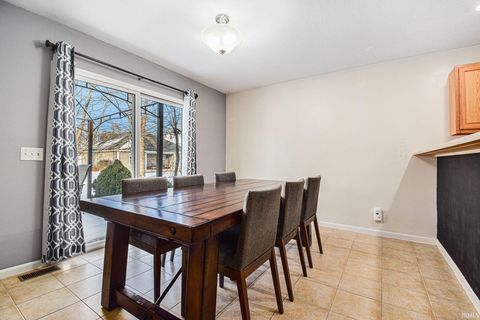 Tiny photo for 80 Cherry Street, Warsaw, IN 46582 (MLS # 202604353)