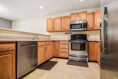 Tiny photo for 80 Cherry Street, Warsaw, IN 46582 (MLS # 202604353)