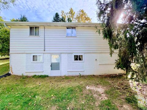 Tiny photo for 8524 W 25 South, Logansport, IN 46947 (MLS # 202544123)