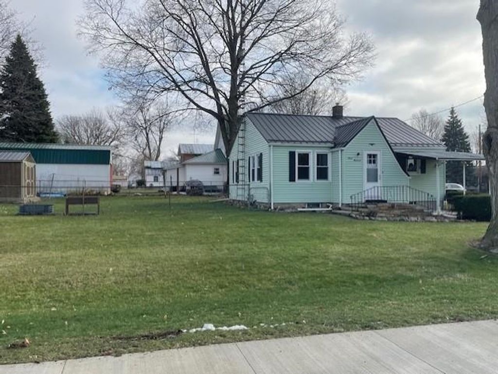 Photo of 300 N Coldwater Street, Fremont, IN 46737 (MLS # 202549620)