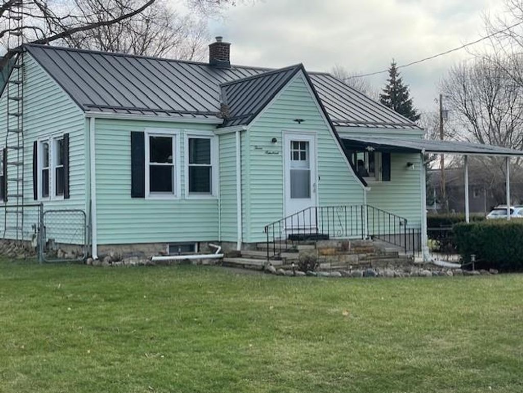 Photo of 300 N Coldwater Street, Fremont, IN 46737 (MLS # 202549620)