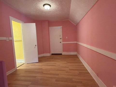 Tiny photo for 1025 N Third Avenue, Evansville, IN 47710 (MLS # 202643834)