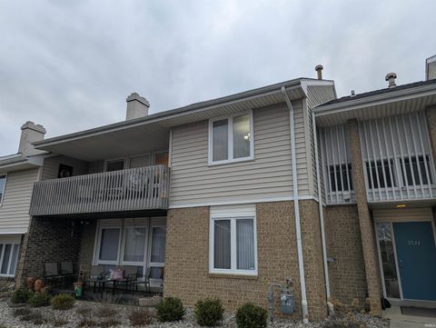 Photo of 5533 S Wayne Avenue #D, Fort Wayne, IN 46807 (MLS # 202608416)