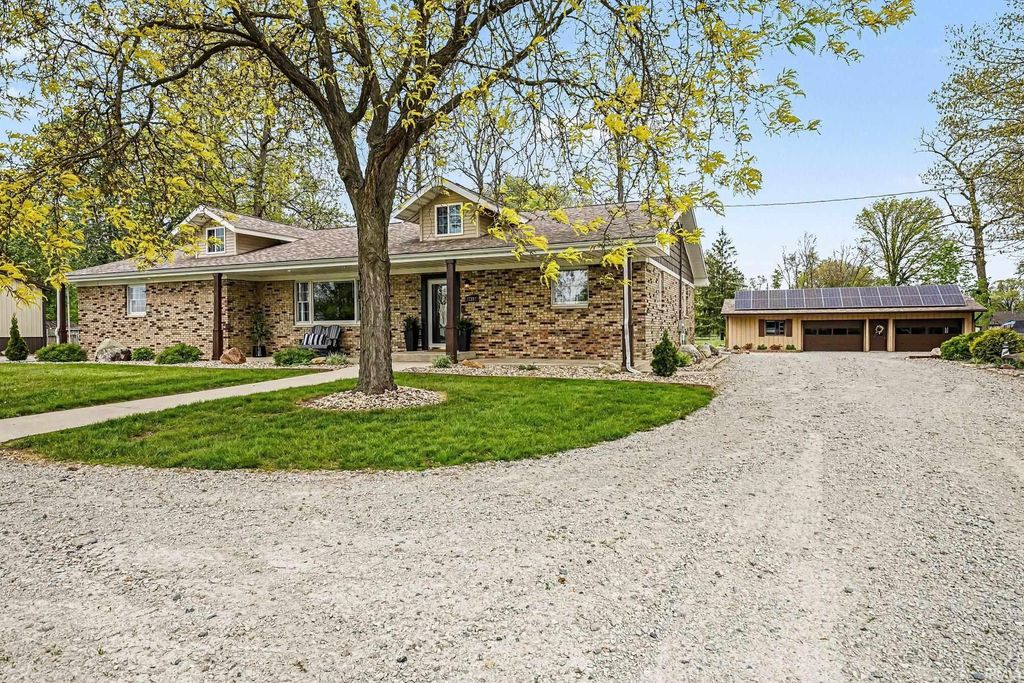 Photo of 17387 County Road 34, Goshen, IN 46528 (MLS # 202618001)