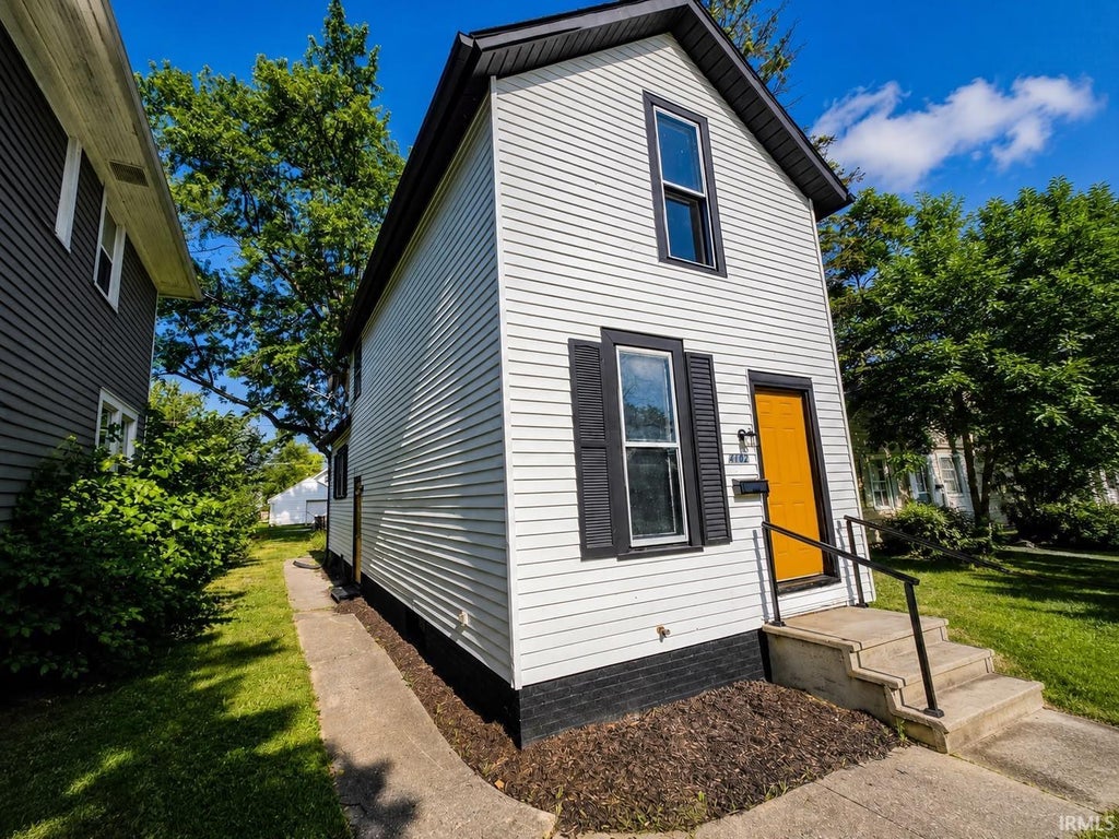 Photo of 4102 Warsaw Street, Fort Wayne, IN 46806 (MLS # 202626070)