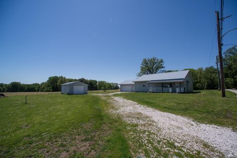 Tiny photo for 308 W Jackson Street, Edwardsport, IN 47528 (MLS # 202618442)