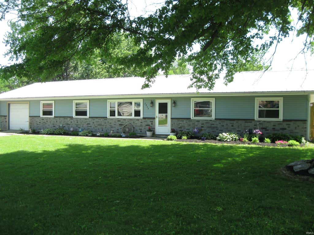 Photo of 2934 SUNDALE Drive, Fort Wayne, IN 46816 (MLS # 202632820)