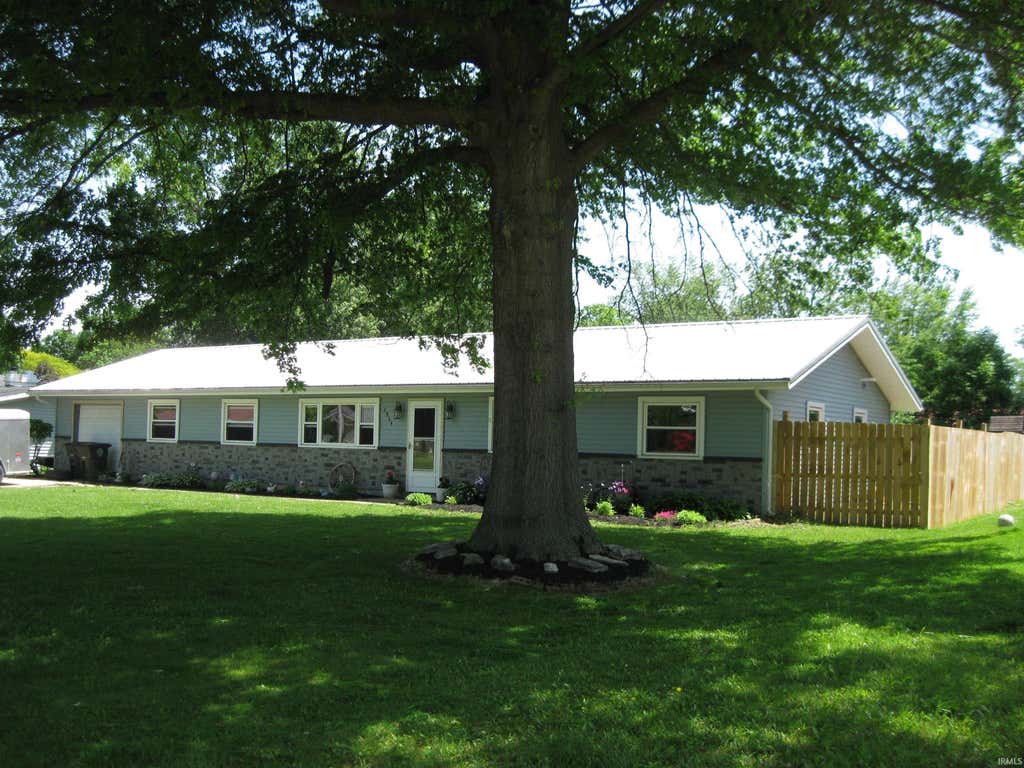 Photo of 2934 SUNDALE Drive, Fort Wayne, IN 46816 (MLS # 202632820)