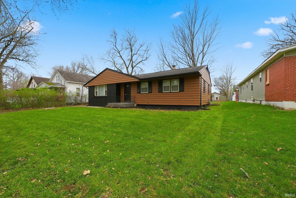 Photo of 3026 Abbott Street, Fort Wayne, IN 46806 (MLS # 202612629)