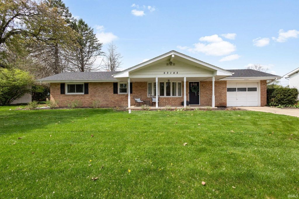 Photo of 53145 Oakton Drive, South Bend, IN 46637 (MLS # 202613789)