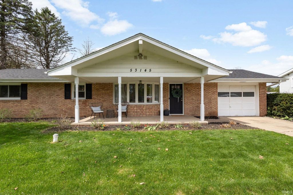 Photo of 53145 Oakton Drive, South Bend, IN 46637 (MLS # 202613789)