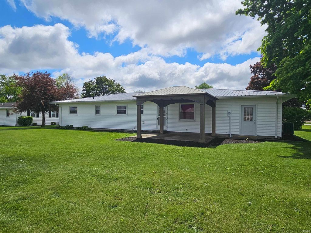Photo of 410 W Washington St, Monroe, IN 46772 (MLS # 202616239)