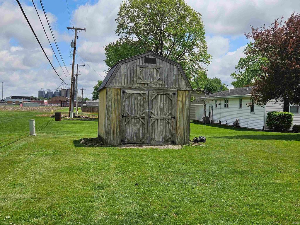 Photo of 410 W Washington St, Monroe, IN 46772 (MLS # 202616239)