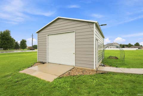 Tiny photo for 125 MONTICELLO Court, Kokomo, IN 46902 (MLS # 202632879)