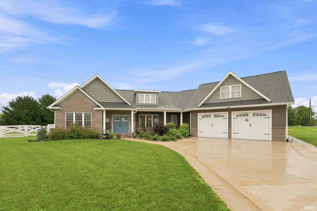 Photo of 125 MONTICELLO Court, Kokomo, IN 46902 (MLS # 202632879)