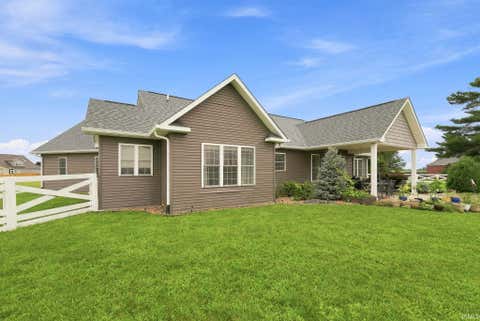 Tiny photo for 125 MONTICELLO Court, Kokomo, IN 46902 (MLS # 202632879)