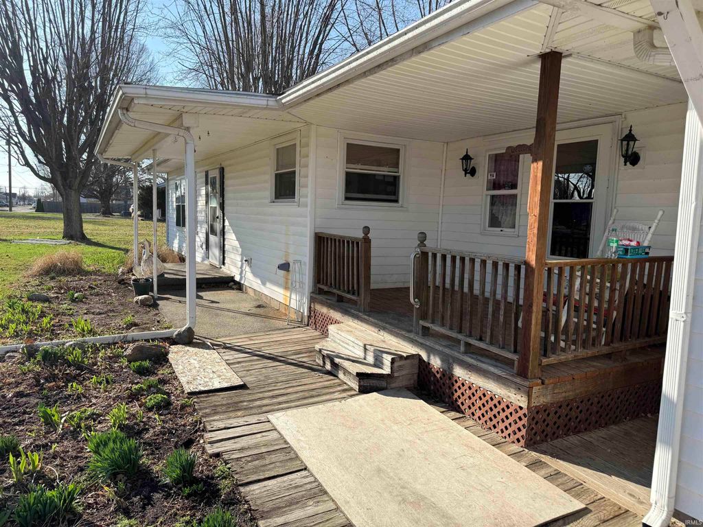 Photo of 200 E McKinley Street, Gaston, IN 47342 (MLS # 202607930)