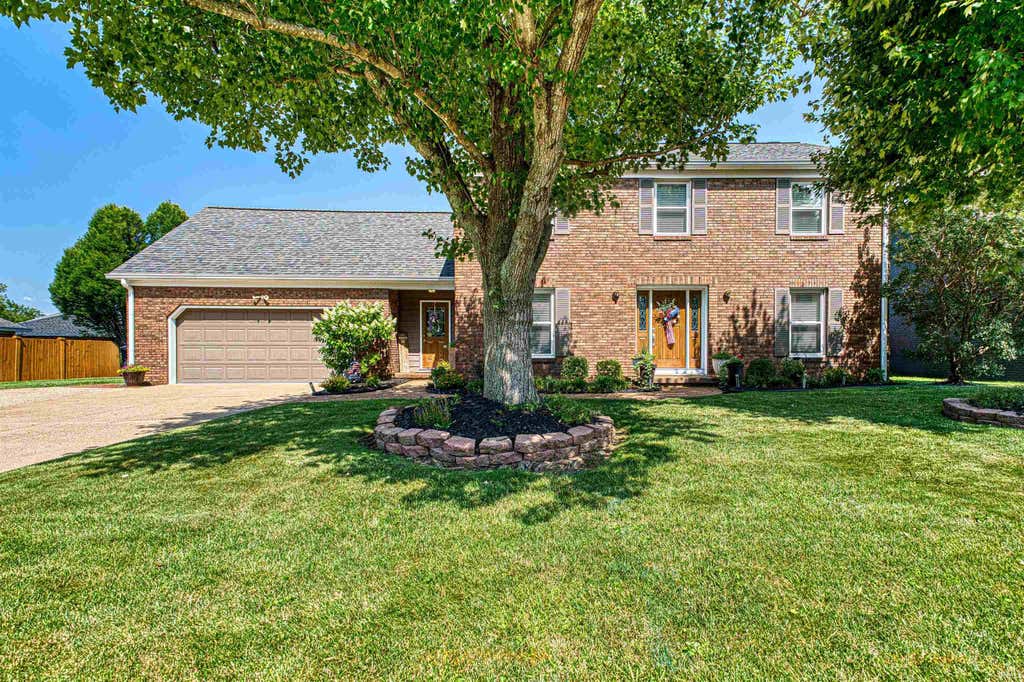 Photo of 1000 Kingswood Drive, Evansville, IN 47715 (MLS # 202626293)