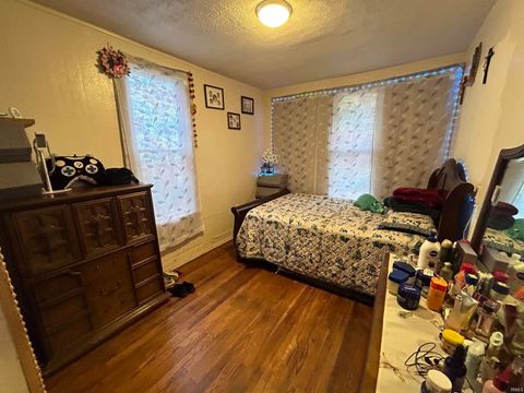Tiny photo for 20 Wheatland Avenue, Logansport, IN 46947 (MLS # 202543058)