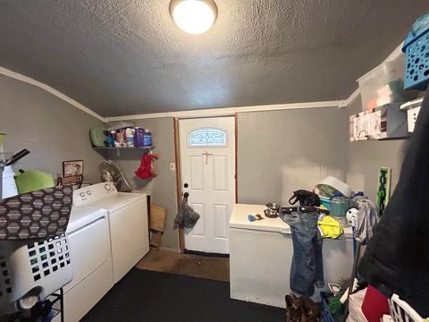 Tiny photo for 20 Wheatland Avenue, Logansport, IN 46947 (MLS # 202543058)