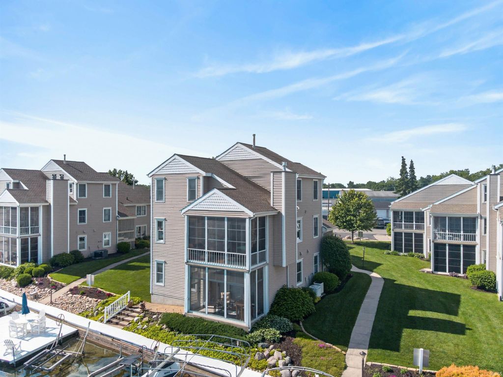 Photo of 306 E Medusa Street #8B, Syracuse, IN 46567 (MLS # 202620730)