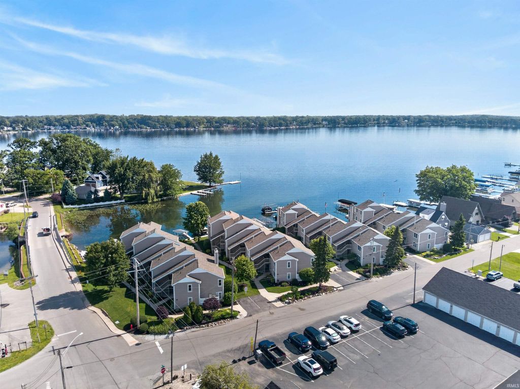 Photo of 306 E Medusa Street #8B, Syracuse, IN 46567 (MLS # 202620730)