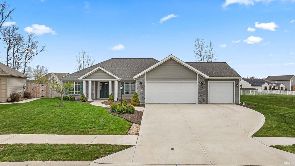 Photo of 13222 Talon's Reach Boulevard, Fort Wayne, IN 46845 (MLS # 202613224)