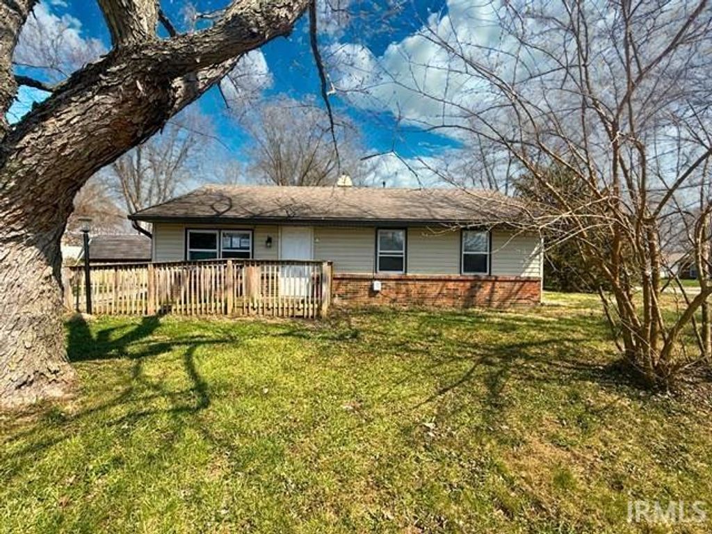 Photo of 1902 Edgemont Way, Anderson, IN 46011 (MLS # 202610386)