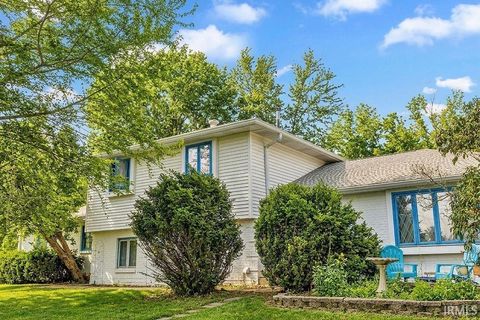 Photo of 4425 E Cambridge Court, Bloomington, IN 47408 (MLS # 202610301)